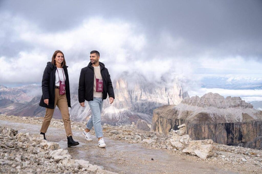 COMUNICATO STAMPA SPONSORIZZATO – L’evento enogastronomico più alto al mondo festeggia 25 anni: in cima al Sass Pordoi torna Top Wine, la degustazione a un passo dal cielo