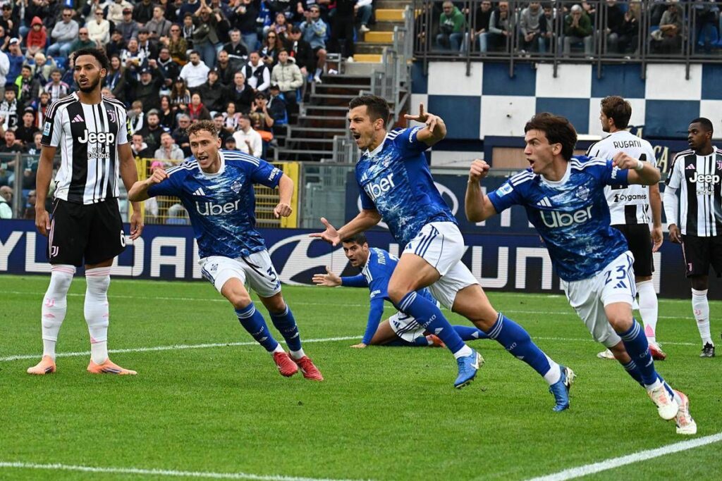 Como-Juve 2-0, Kempf e Paz stendono i bianconeri