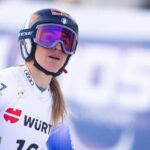 Coppa del mondo di sci, Goggia cade nel gigante: inizio sfortunato a Soelden