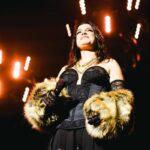 Emma suona la chitarra di papà Rosario: “Ho trovato coraggio dopo tanto tempo”