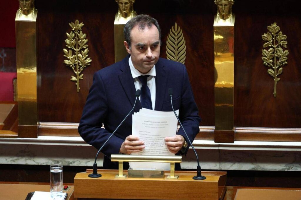 Francia, Lecornu: “Riforma delle pensioni sospesa fino alle presidenziali”