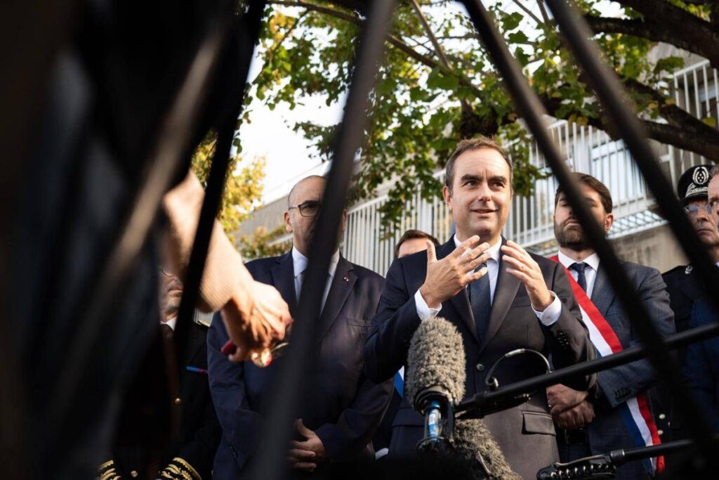 Francia, nominato governo Lecornu II con 34 ministri: Barrot e Darmanin confermati