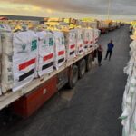 Gaza, consegnati i corpi di altri 4 ostaggi. Israele blocca gli aiuti, Trump avverte Hamas