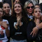 Gaza, liberati gli ultimi ostaggi israeliani in vita: chi sono