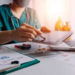 Il certificato medico sarà anche a distanza, ma niente Whatsapp per la visita