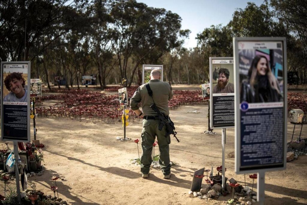 Israele, due anni fa l’attacco del 7/10: cerimonie e manifestazioni per gli ostaggi. Nuovi colloqui in Egitto