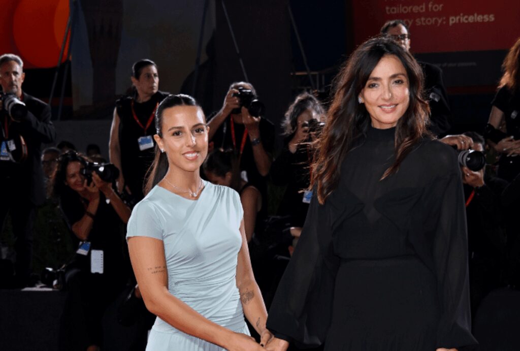 Jolanda Renga minacciata sui social: “Ambra Angiolini deve darmi 10mila euro”