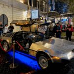La DeLorean conquista Via Veneto: grande successo per i 40 anni di “Ritorno al Futuro” all’Hard Rock Cafe di Roma
