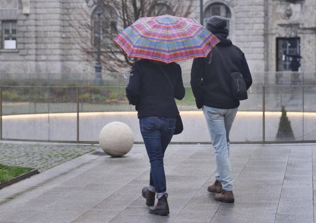 Maltempo oggi sull’Italia, piogge e temporali: è allerta