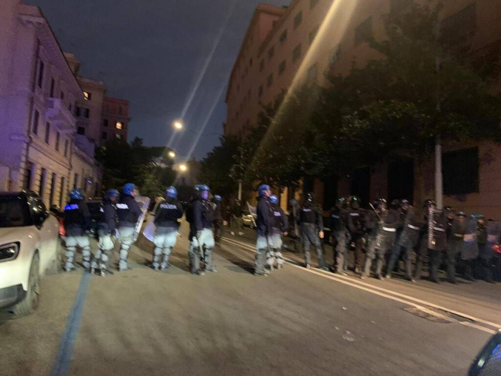 Manifestazione pro Pal a Roma, accerchiata e minacciata cronista Adnkronos