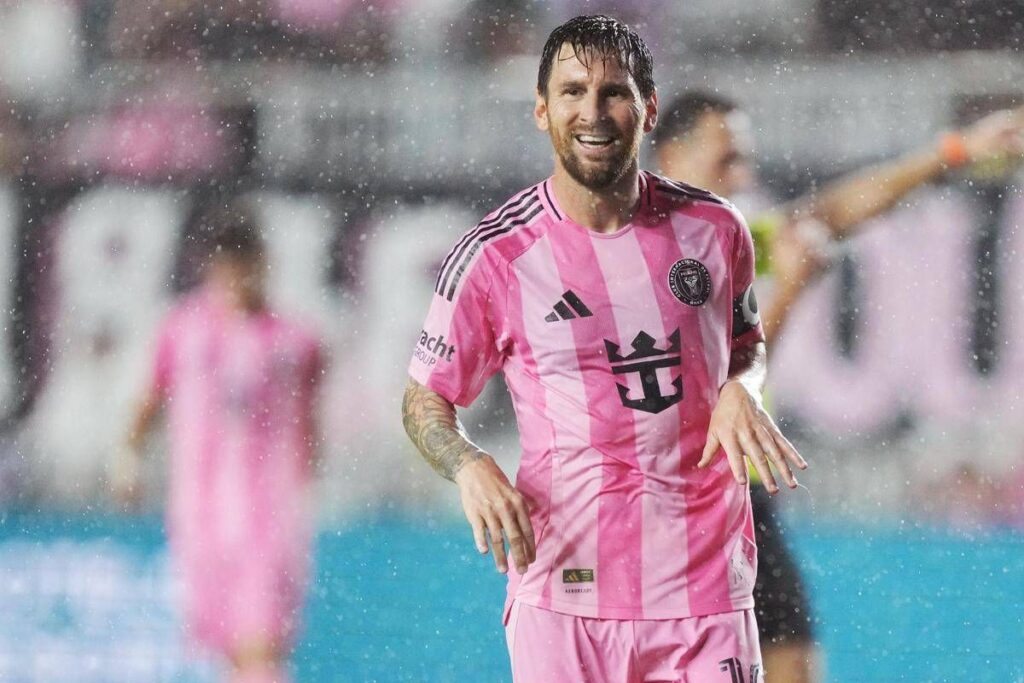 Messi, nessun ritiro: l’argentino rinnova con l’Inter Miami