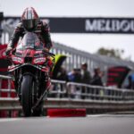MotoGp, festa Aprilia in Australia: Bezzecchi domina la Sprint. Penultimo Bagnaia