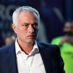 Mourinho, show contro i giornalisti: “Tu quanto guadagni?”