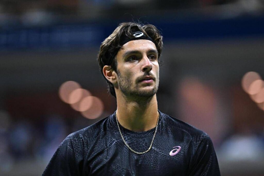 Musetti, Finals a rischio. Auger-Aliassime in semifinale a Parigi, l’azzurro chiede wild card per Atene