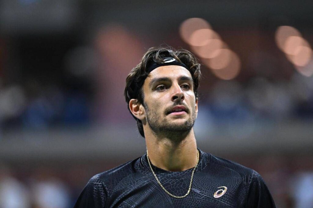 Musetti e l’infortunio agli Australian Open, il medico-fisiatra: “Tre ipotesi dietro il ritiro”