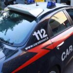Napoli, coltellate e morsi al compagno: in carcere una 47enne