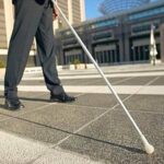 Napoli, si finge cieco per 20 anni: arrestato insieme alla moglie