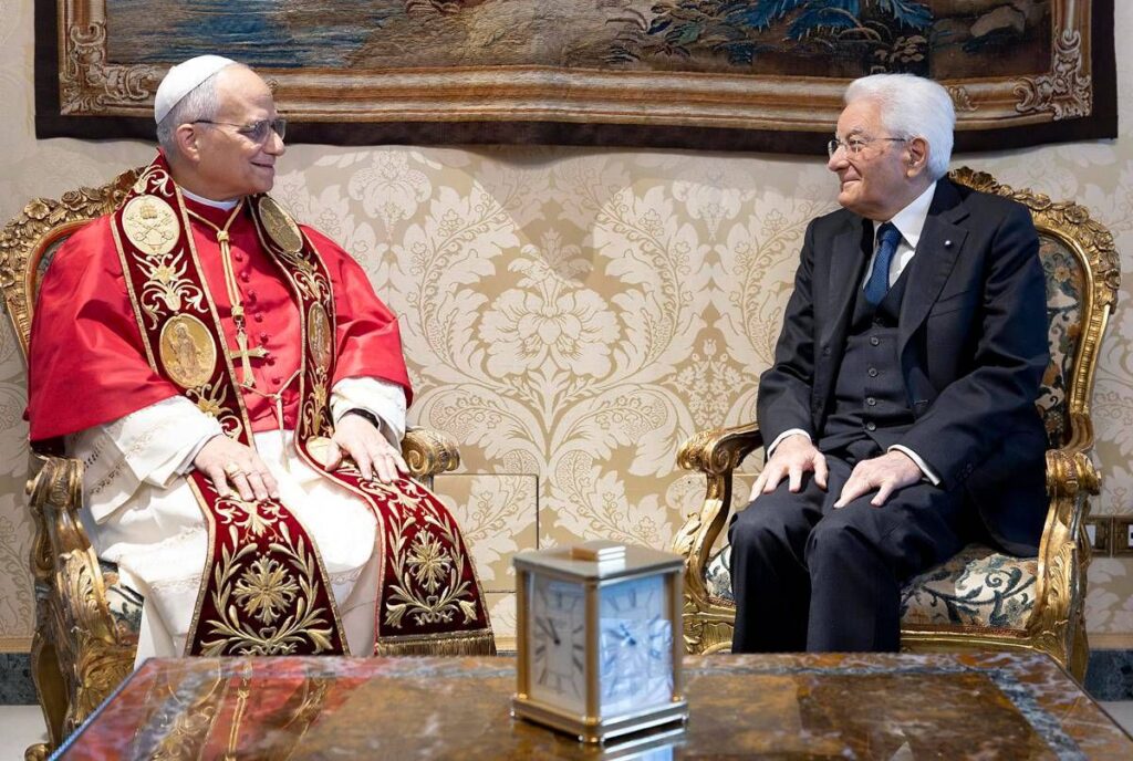 Papa in visita al Quirinale, Mattarella: “Rilanciare soluzione due popoli due Stati”. Leone: “Risposte urgenti e lungimiranti”