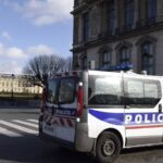 Parigi, rapina al Museo del Louvre