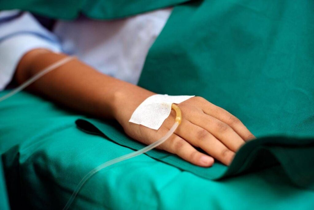 Pensava fosse mal di schiena, 38enne muore di cancro al retto otto settimane dopo i primi sintomi