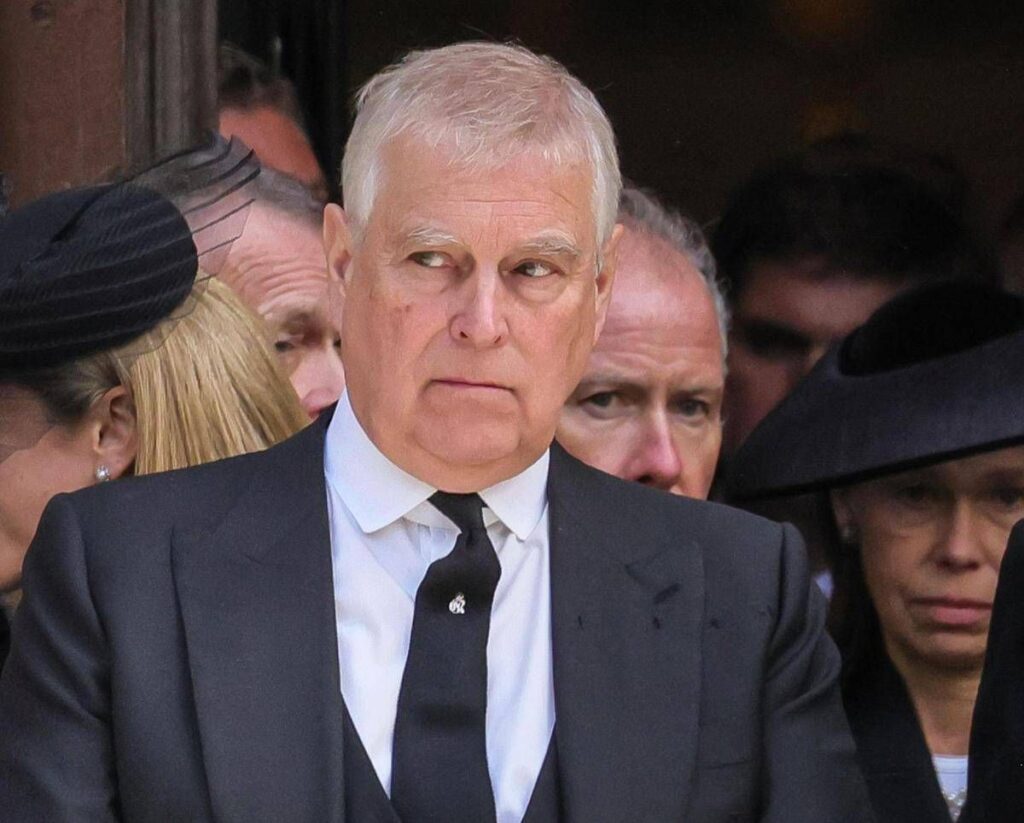 Principe Andrea rinuncia al suo titolo reale