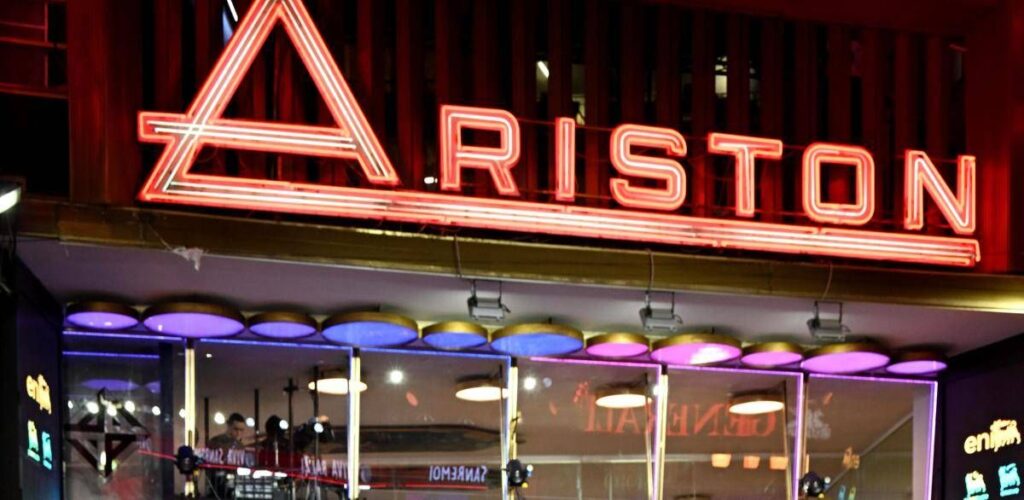 Sanremo, tra volti nuovi e nomi già noti: chi sono i 24 Giovani in gara per 2 posti all’Ariston