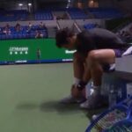 Shanghai, Munar resta senza calzini per il caldo e chiede aiuto al coach – Il video