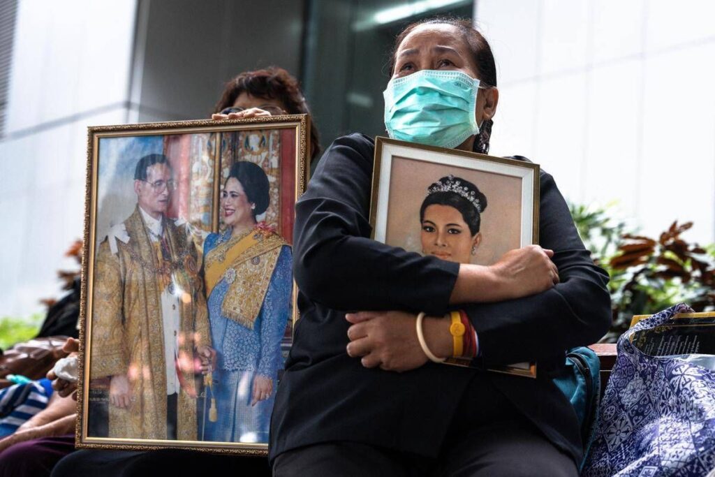 Thailandia, morta a 93 anni la regina madre Sirikit