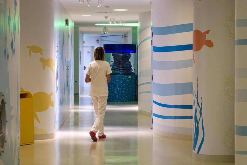 Torino, bimbo di 3 mesi cade con passeggino nel fiume: trauma cranico