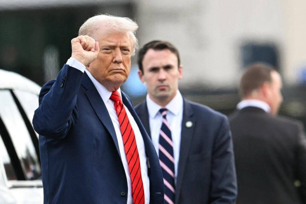 Trump, parla il medico: “Ottima salute, età cardiaca di 14 anni più giovane dell’anagrafica”