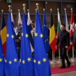 Ucraina, Ue approva nuove sanzioni contro la Russia. Zelensky: “Più pressione per cessate il fuoco”