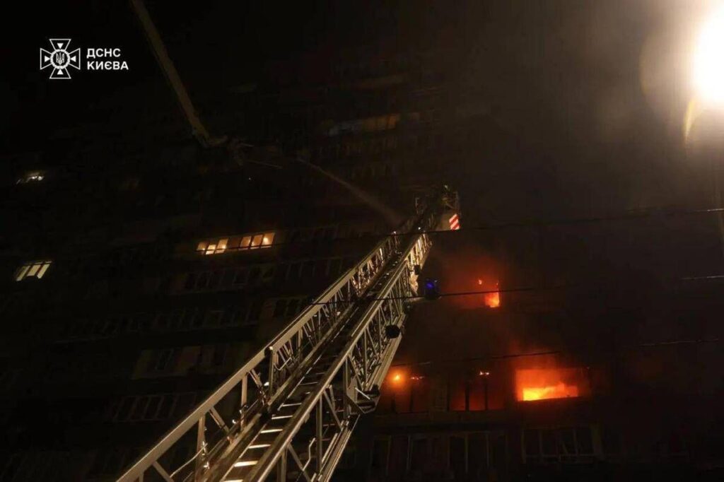 Ucraina, raid Russia contro infrastrutture energia: blackout a Kiev. Morto un bimbo a Zaporizhia