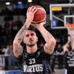 Achille Polonara compie 34 anni, la moglie: “Non hai smesso di lottare”