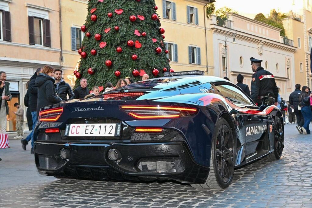 Ai Carabinieri nuova Maserati per trasporti sanitari urgenti, Luongo: ”Sempre pronti a intervenire”