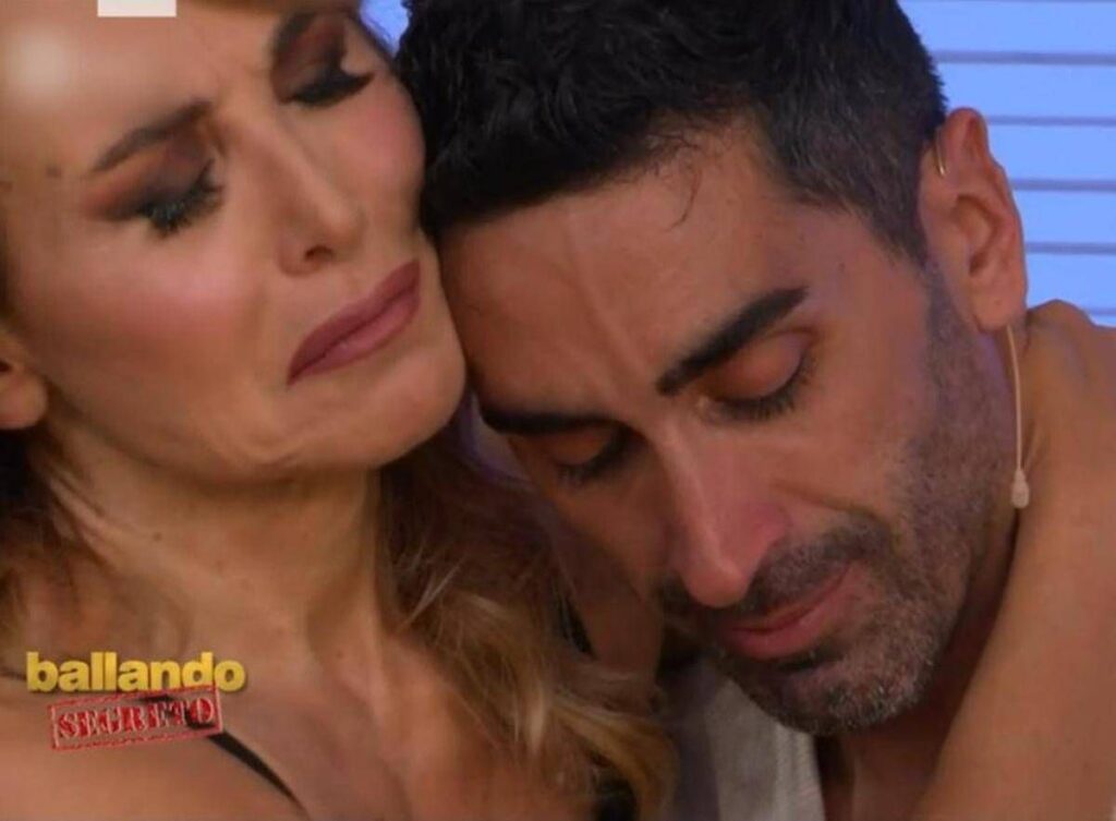 Ballando, Magnini in lacrime dietro le quinte e D’Urso… lo consola