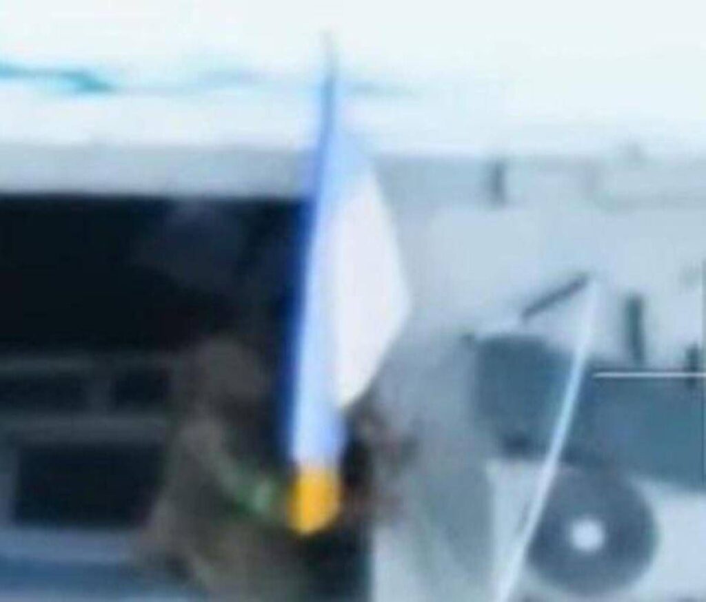 Battaglia infinita per Pokrovsk, issata la bandiera ucraina. Russia cerca la spallata con nuova tattica