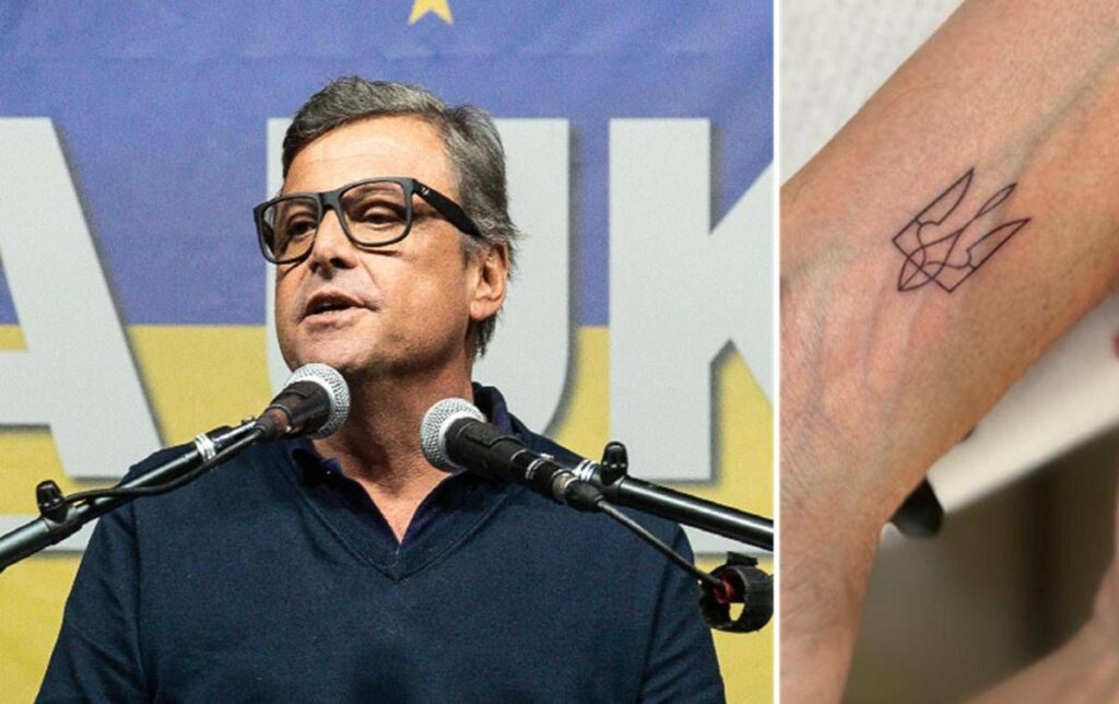 Calenda e il tatuaggio per l’Ucraina: “Segno di vicinanza, ho un legame forte”