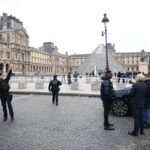 Colpo al Louvre, altri quattro fermi per il furto dei gioielli della corona francese