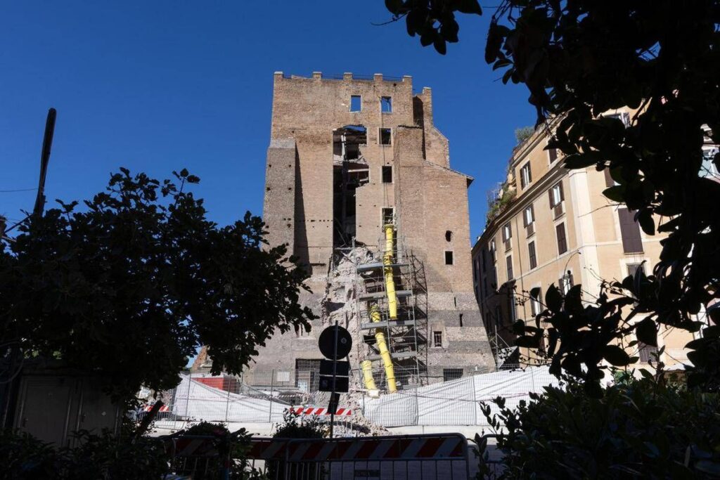 Crollo Torre dei Conti, la figlia dell’operaio morto: “Grazie Italia per averlo accolto”