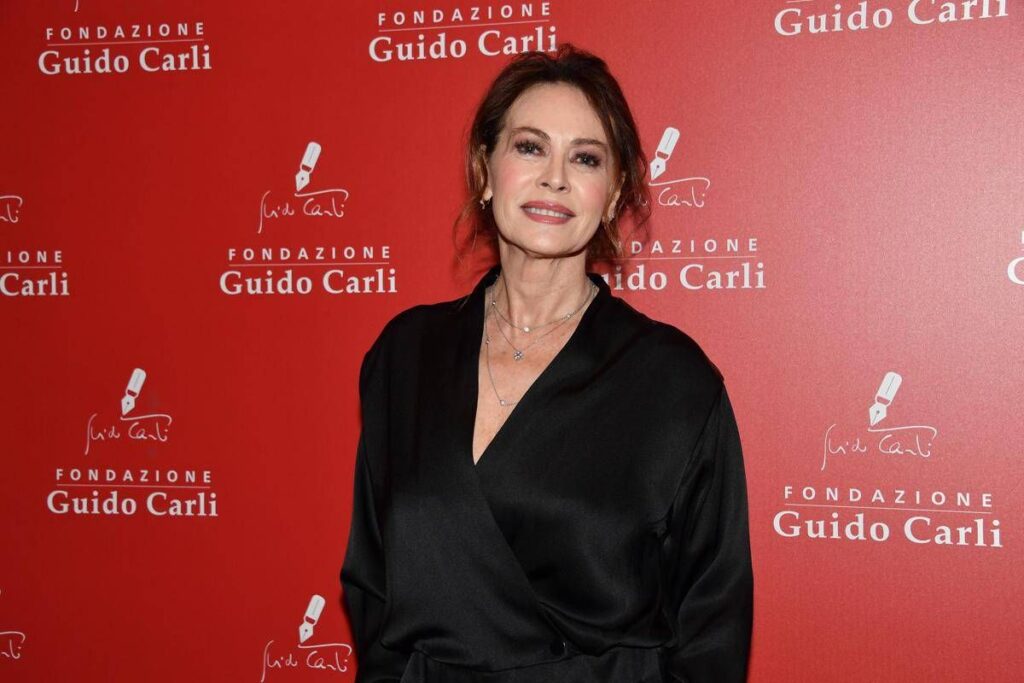 Elena Sofia Ricci: “Io abusata a 12 anni. La separazione? Sono tornata a vivere”