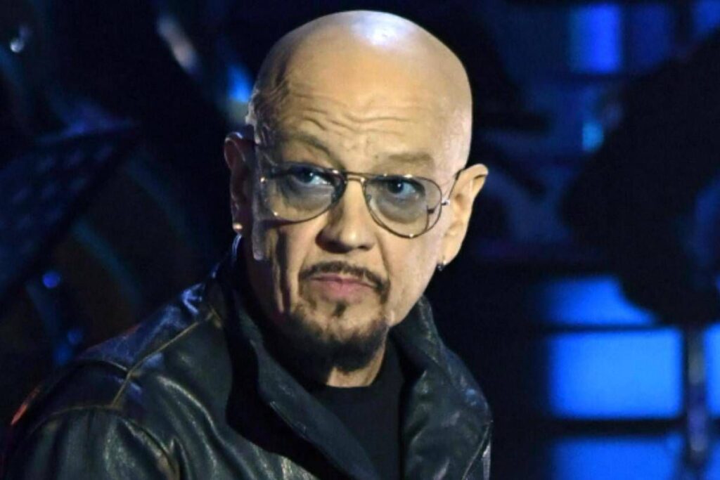 Enrico Ruggeri: “Cantanti di oggi tutte brave ma senza spessore”