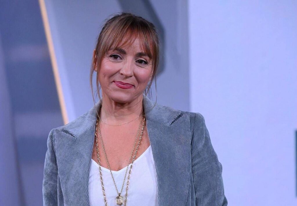 Famiglia nel bosco, Raznovich: “Io cresciuta in un Ashram non giudico chi fa scelte diverse”