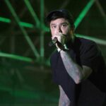 Fedez e Mr Marra denunciano in Procura: “Due finti poliziotti sono venuti a cercarci”