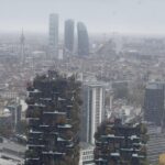 Freddo artico in Lombardia, neve arrivata a Milano