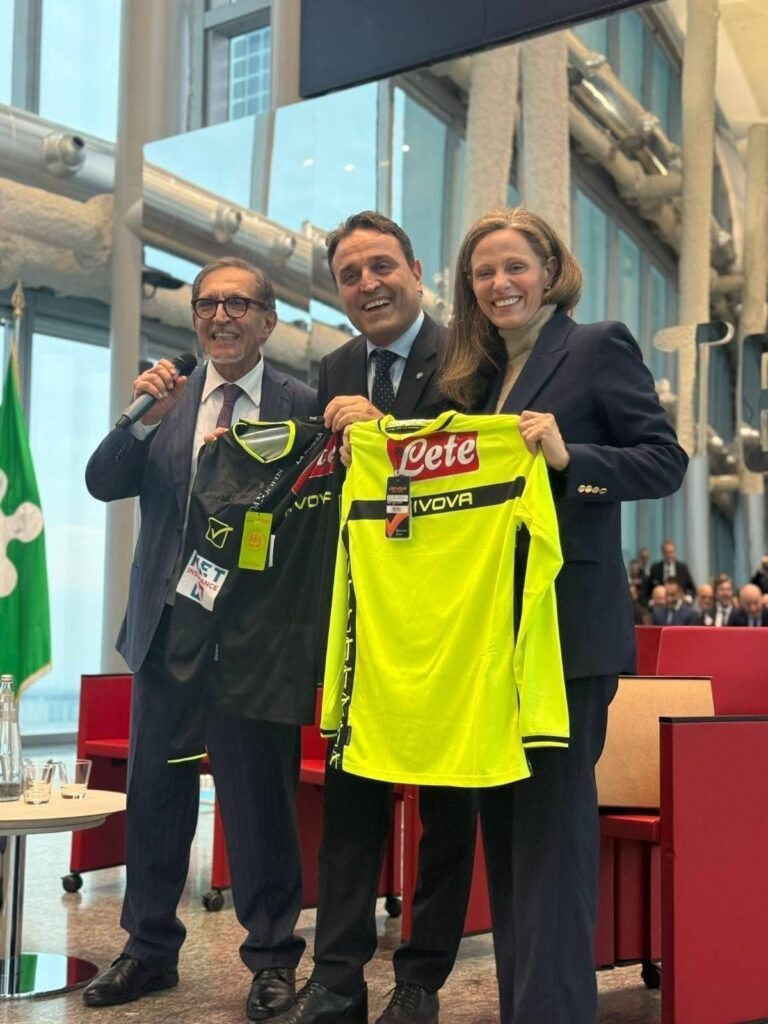 “Il fischio che unisce”: a Palazzo Lombardia un confronto sulla cultura del rispetto e sul ruolo educativo degli arbitri