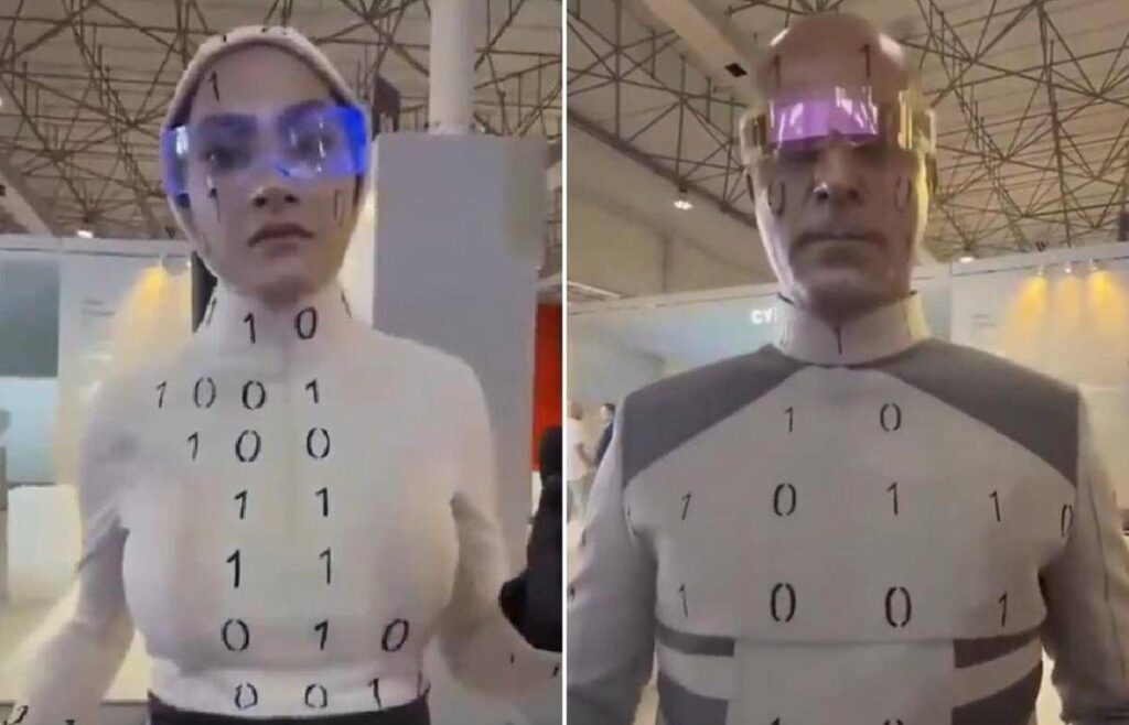 Iran svela i suoi robot, sono due persone mascherate…