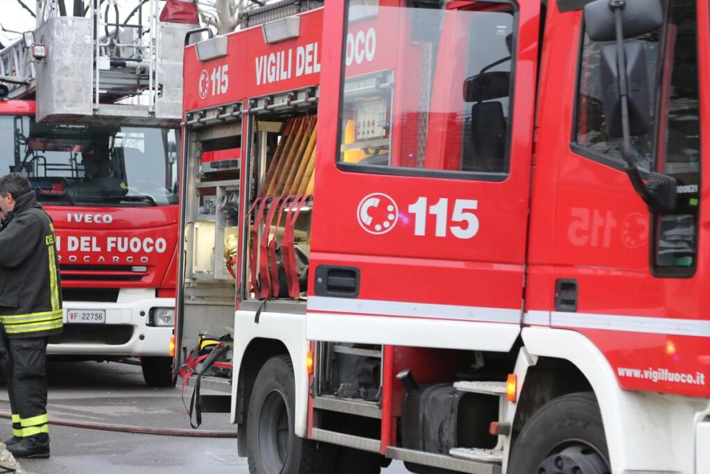 Roma, incendio in appartamento: morta una donna di 70 anni