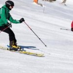 Sci, casco obbligatorio per tutti: da quando e cosa rischia chi non lo indossa