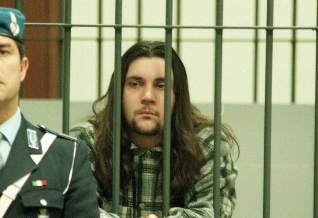 Sterminò la famiglia a fucilate, in fuga Elia Del Grande: killer della ‘strage dei fornai’