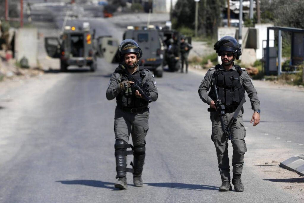 Tre attivisti italiani feriti da coloni in Cisgiordania. Netanyahu chiede la grazia a Herzog